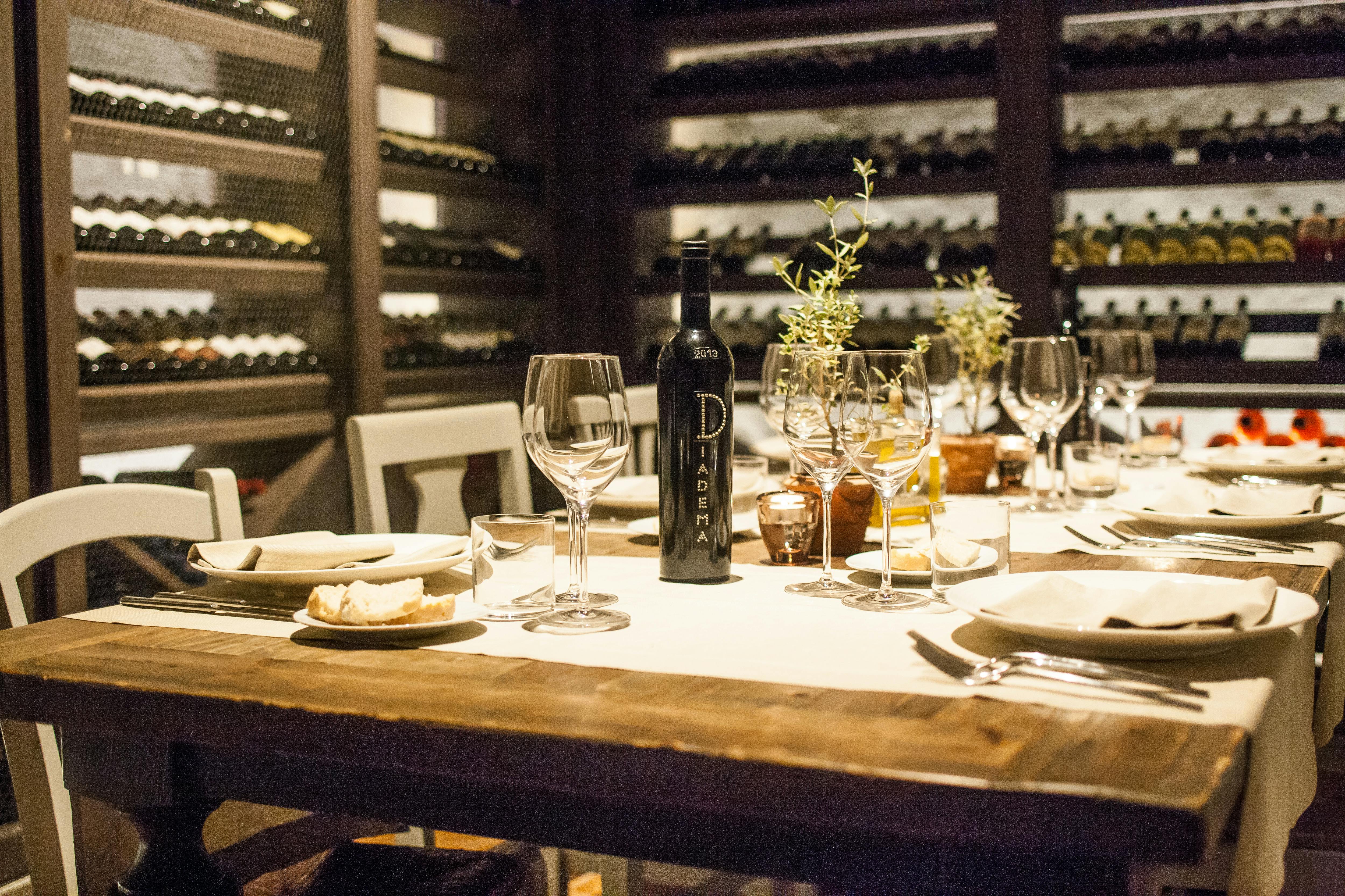 Experiência de vinificação e jantar gourmet em boutique vinícola toscana