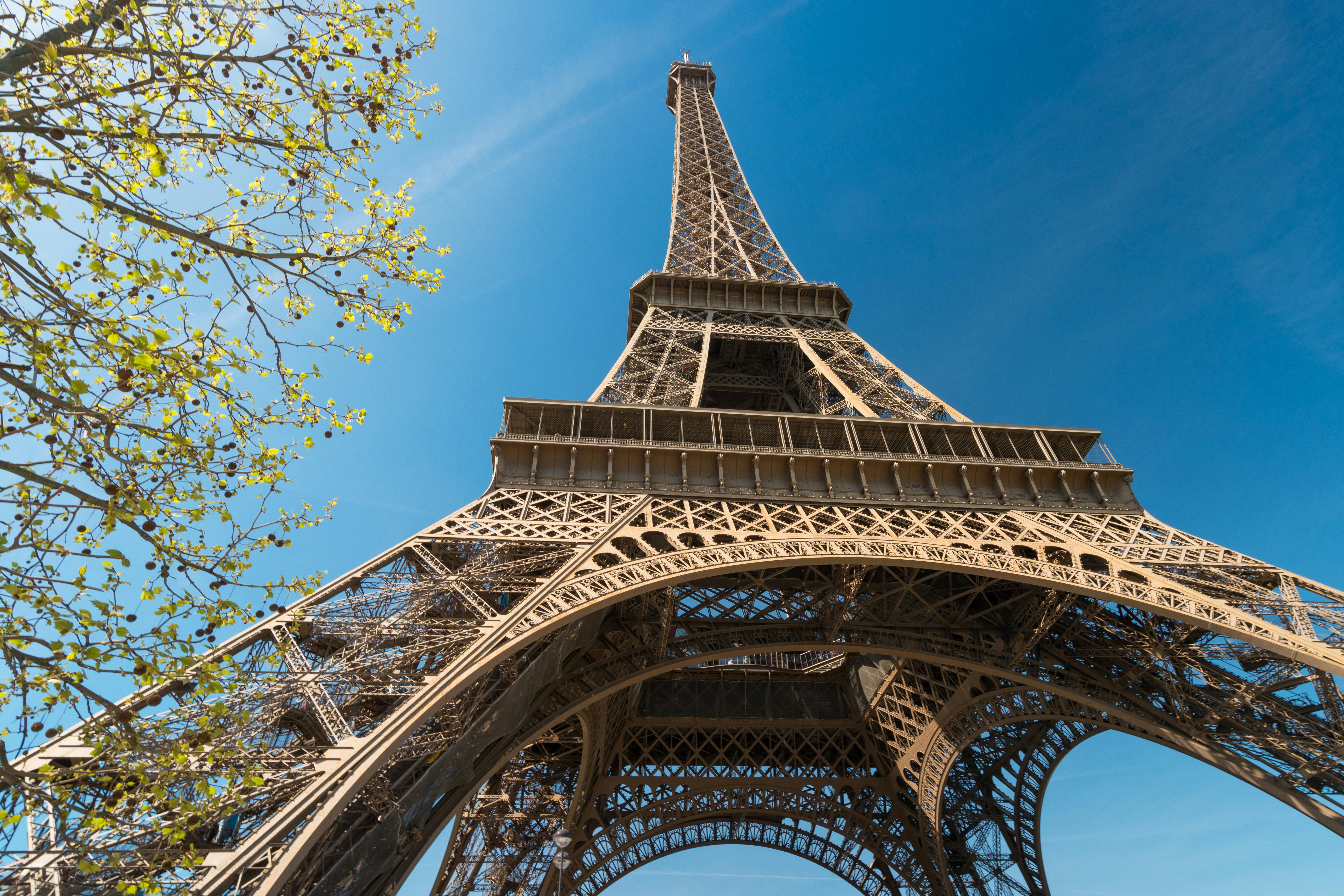 Audioguide-Besichtigung des Eiffelturms mit Essen auf seiner vergänglichen Terrasse