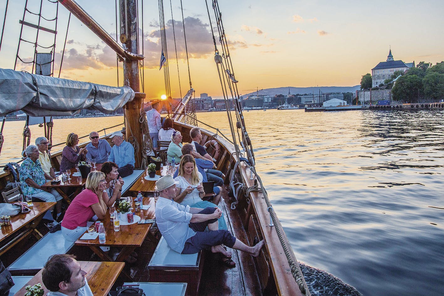 Fjord evening cruise with shrimp buffet