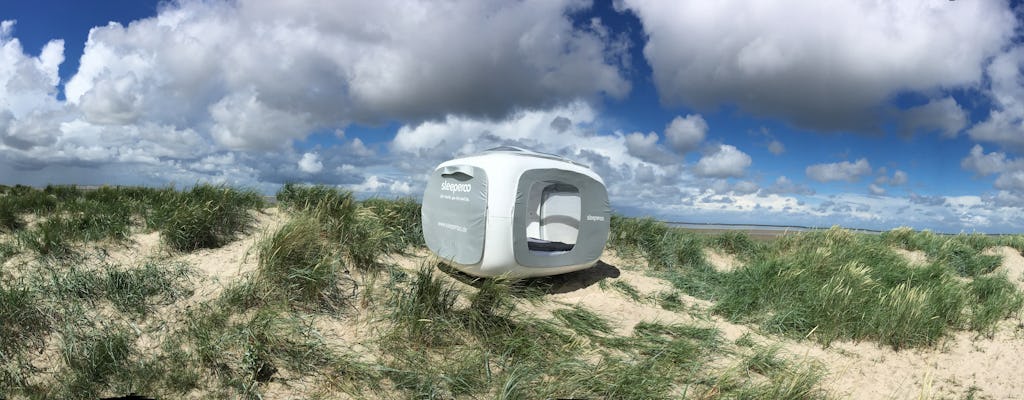 Overnight stay in a sleeperoo cube in the North sea dunes