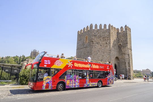 Excursão turística em ônibus panorâmico pela cidade de Toledo