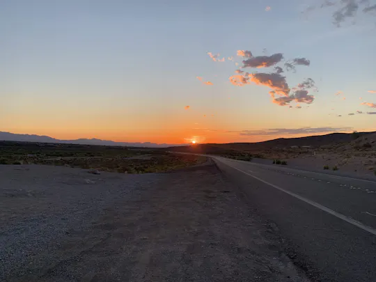 Selbstgeführte E-Bike-Tour durch den Red Rock Canyon bei Sonnenaufgang