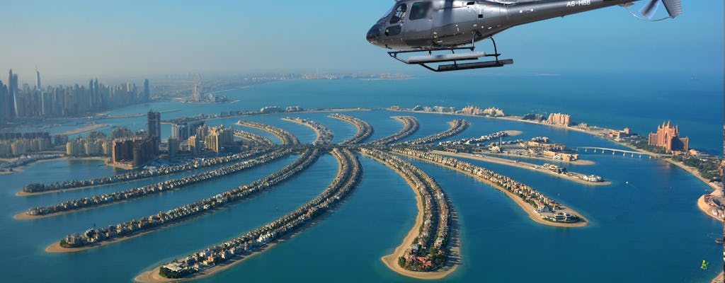 Passeio de helicóptero por Palm Jumeirah de 17 minutos