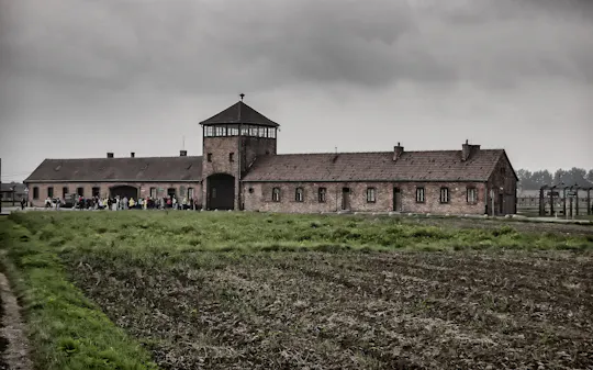 Auschwitz-Birkenau guided tour with pick-up from Krakow