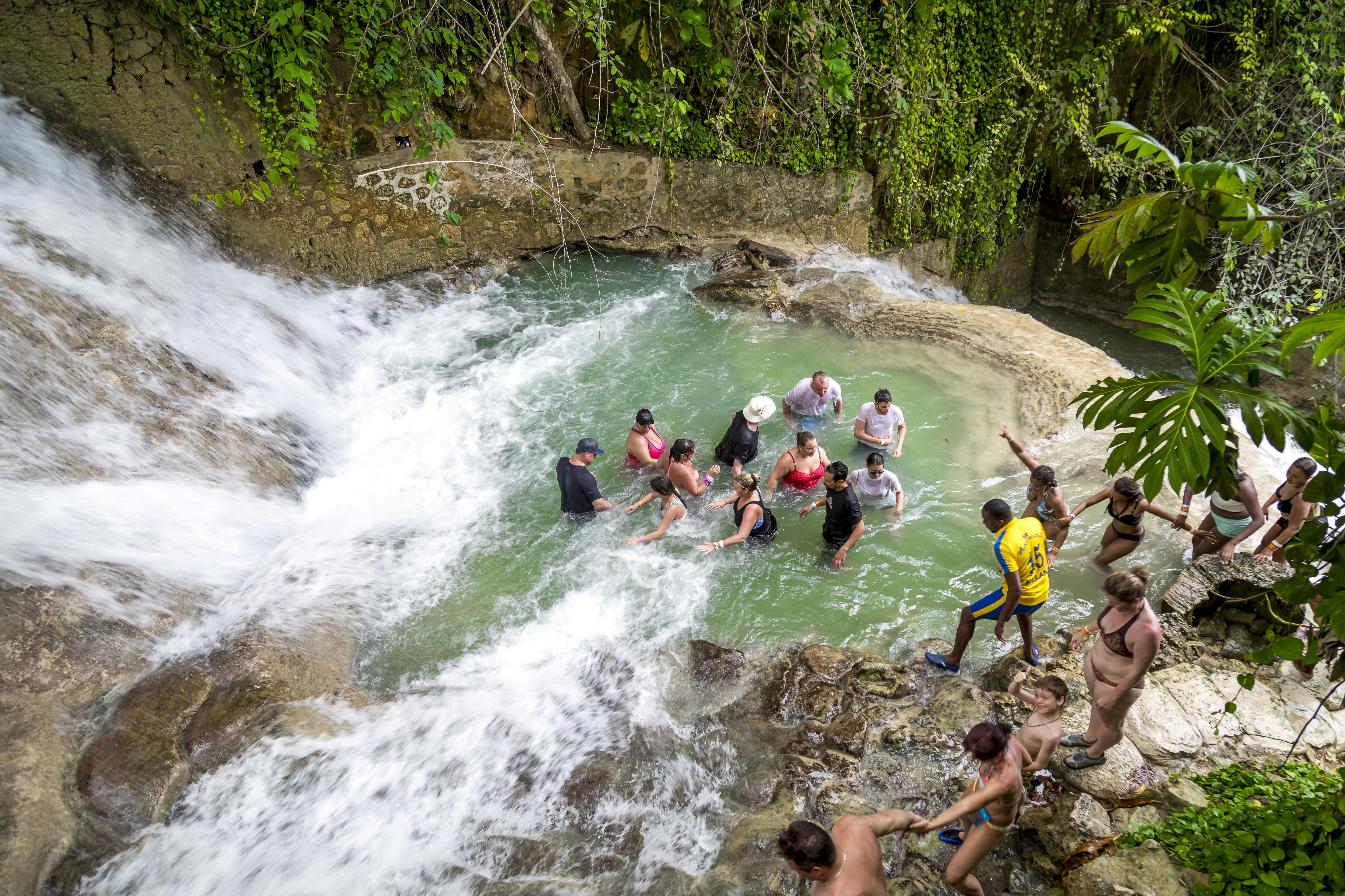 Dunn's River Falls & Nine Mile Tour