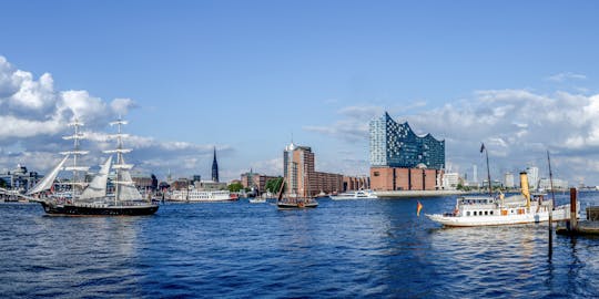 Guided walk to the Elbphilharmonie Hamburg