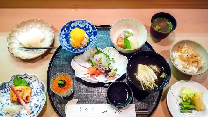 Experiência de jantar privada tradicional de Kaiseki