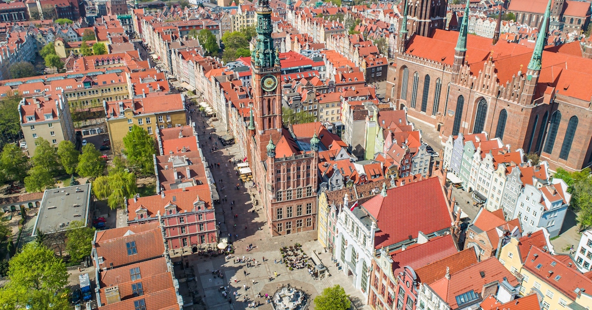Długi Targ Street tours