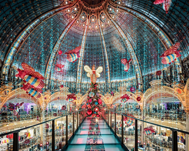 General view of the Galeries Lafayette during 1 3 Noel