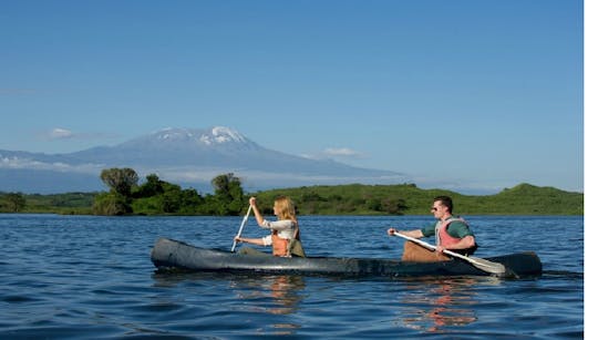 Lake Duluti kanoën bij de Kilimanjaro