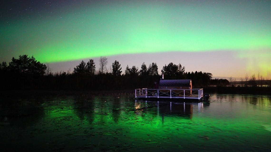 Crucero por el río en barco sauna.