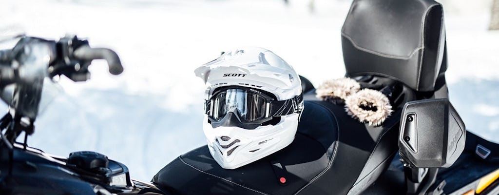 Passeio de moto de neve com pesca no gelo