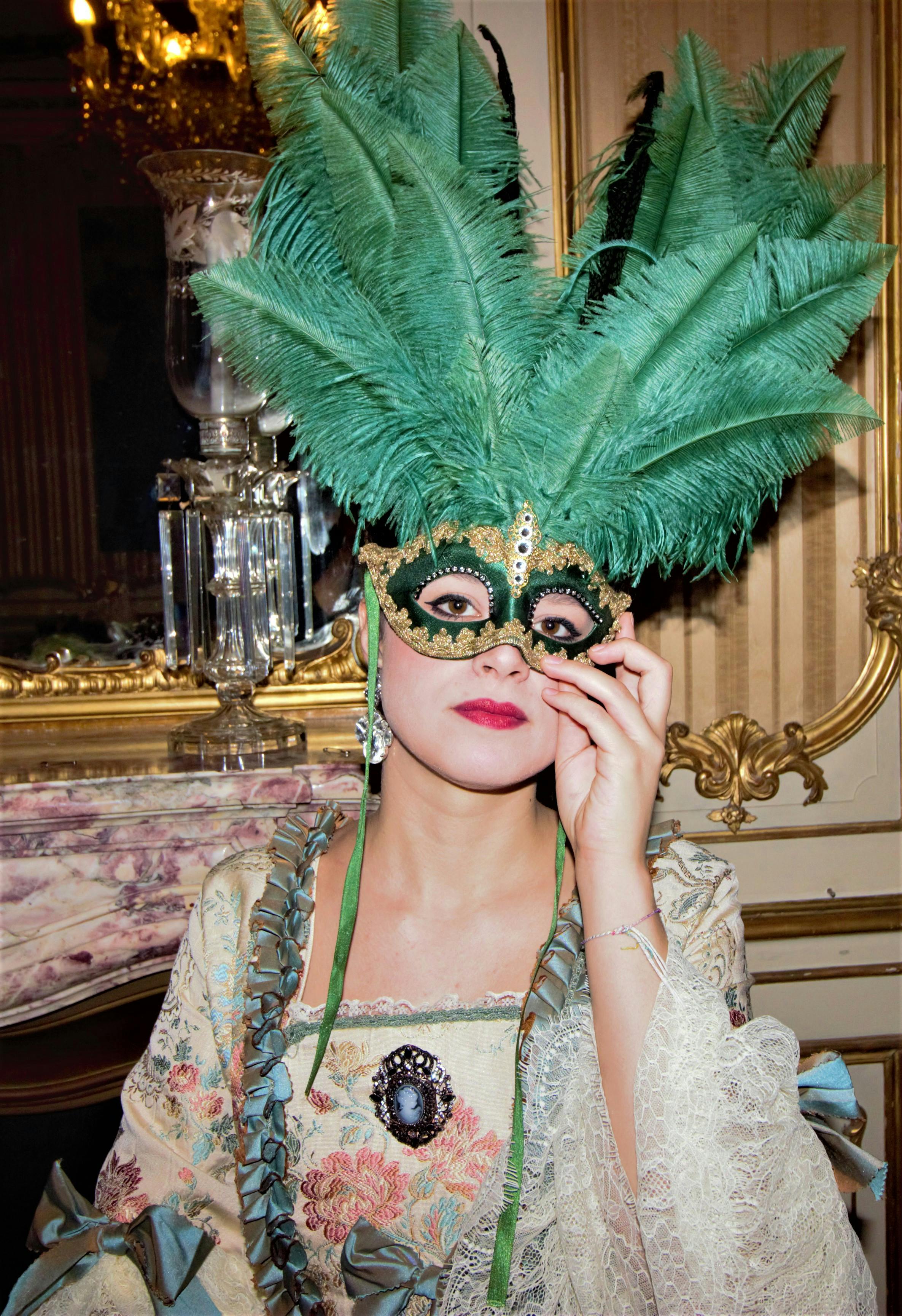 Billets pour le dîner du mystère du Carnaval à lu0027hôtel Saturnia 