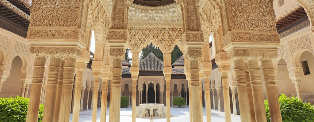 Zwiedzanie Alhambry, Pałaców Nasrydów, Generalife i Alcazaby z audioprzewodnikiem