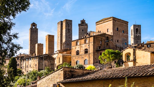 Tour pelas joias da Toscana com almoço e degustação de vinhos