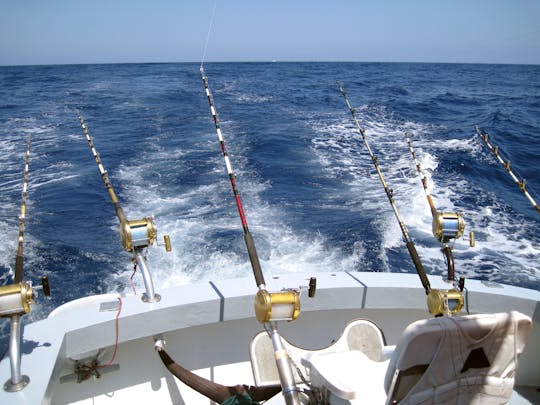 Fischerboot „White Striker“ und Sportangeln