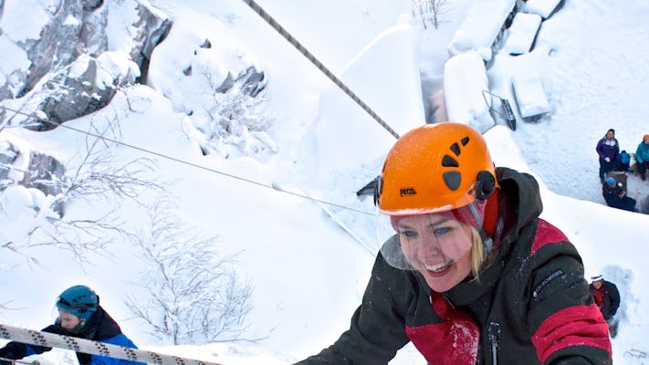 Experiência de escalada no gelo em Pyhä