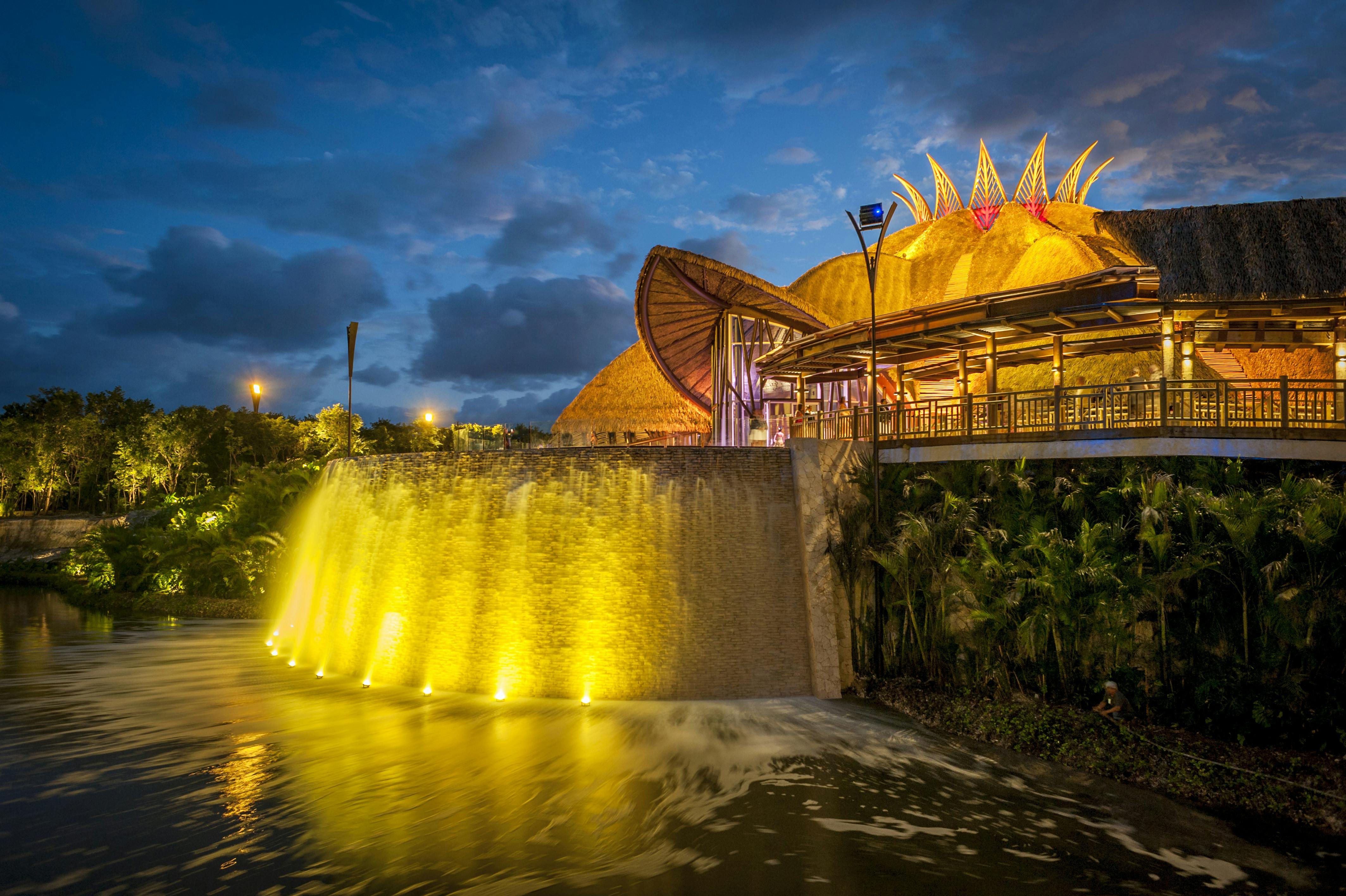 Cirque du Soleil JOYÀ Riviera Maya