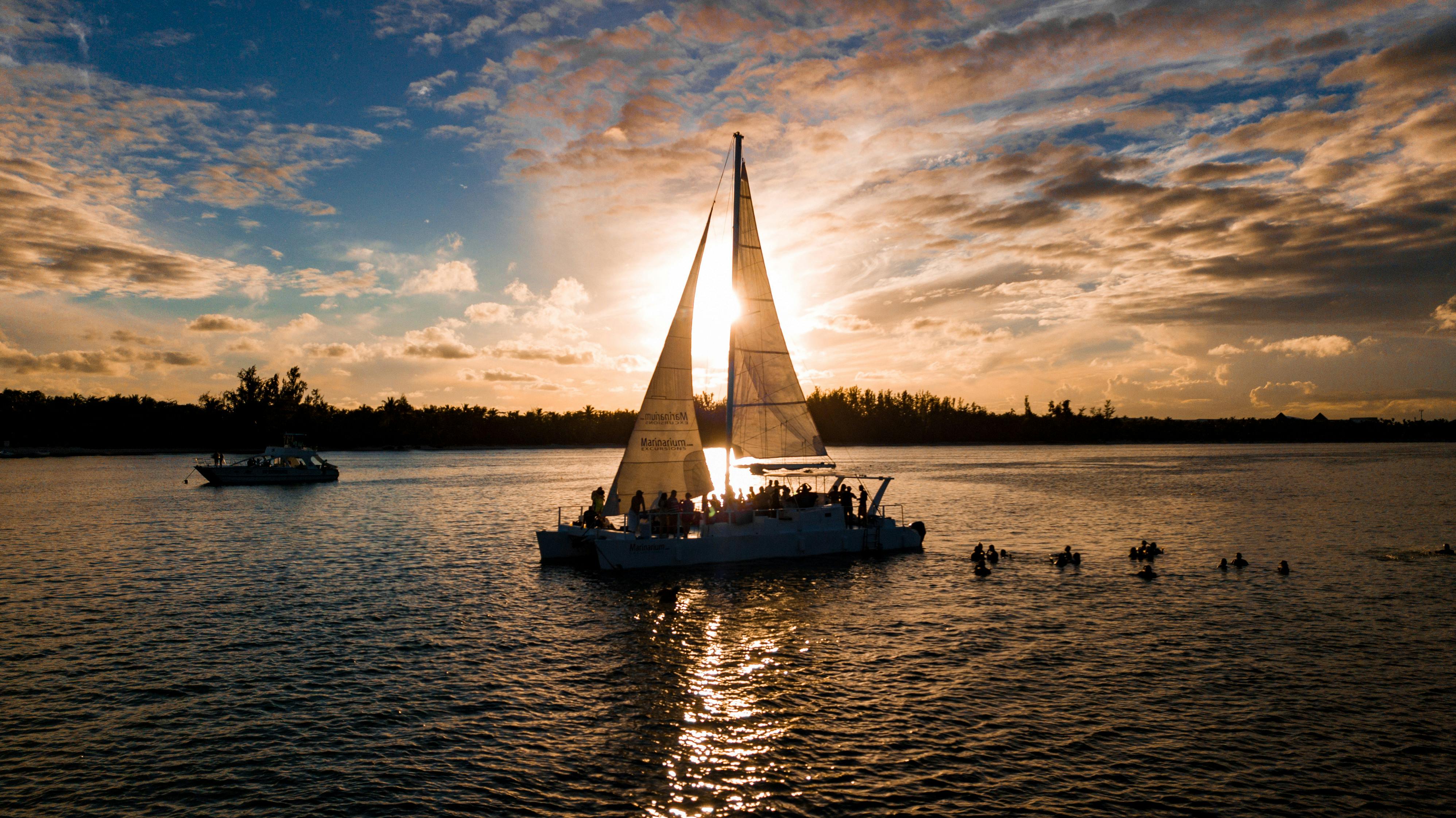 Happy Hour Party Boat