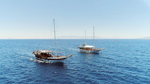 Turquoise Cruise