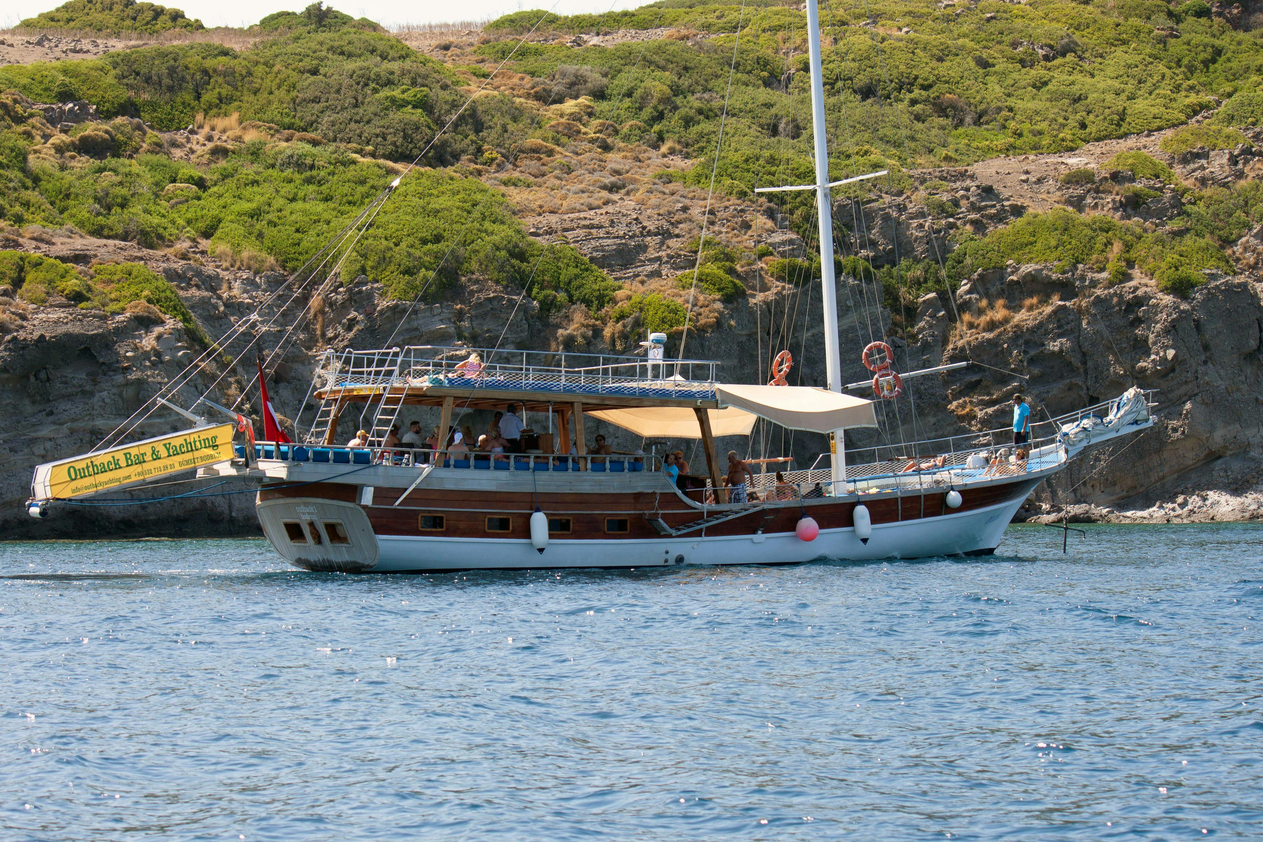 Turquoise Cruise