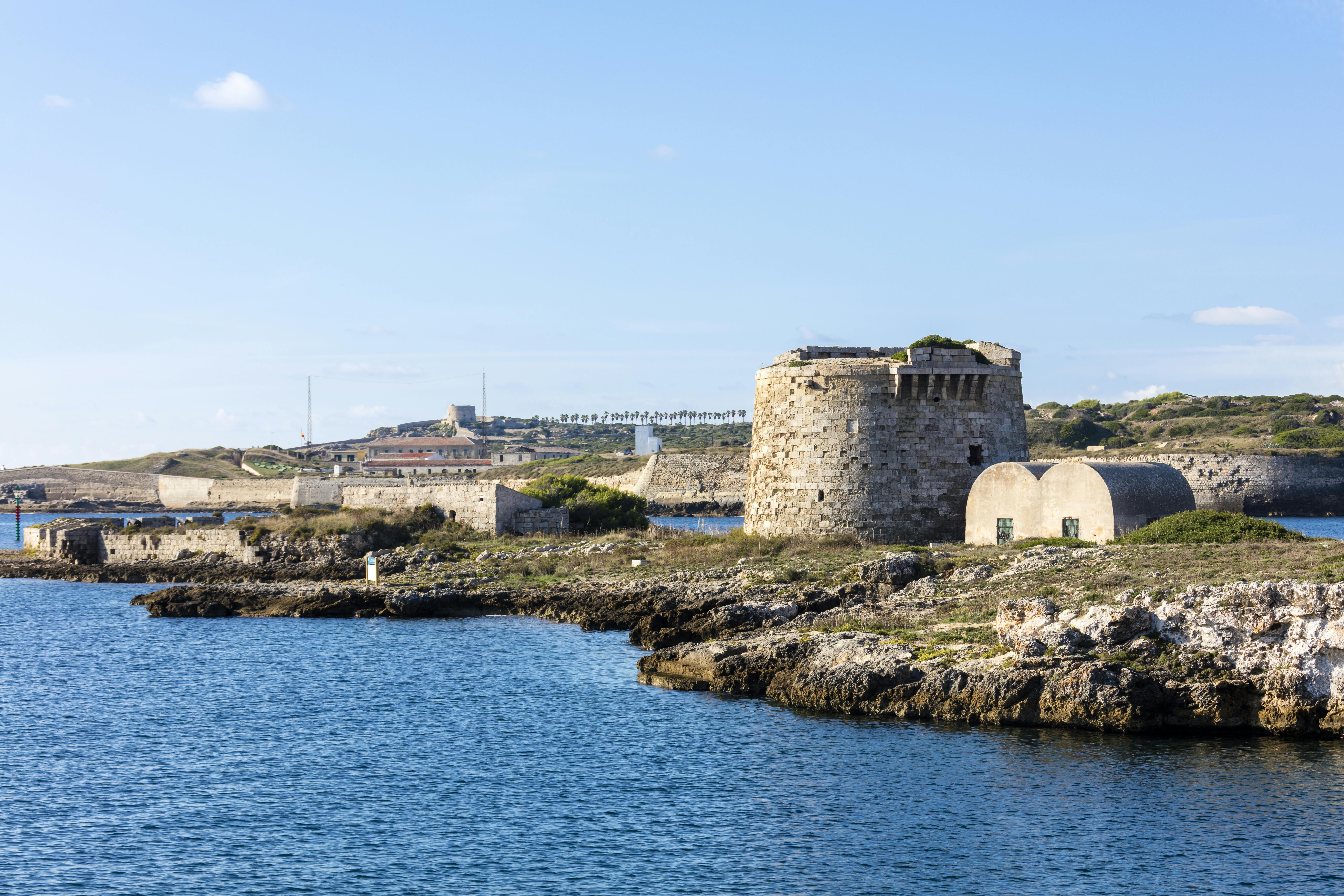 Balade en bateau à vision sous-marine depuis le port de Mahon