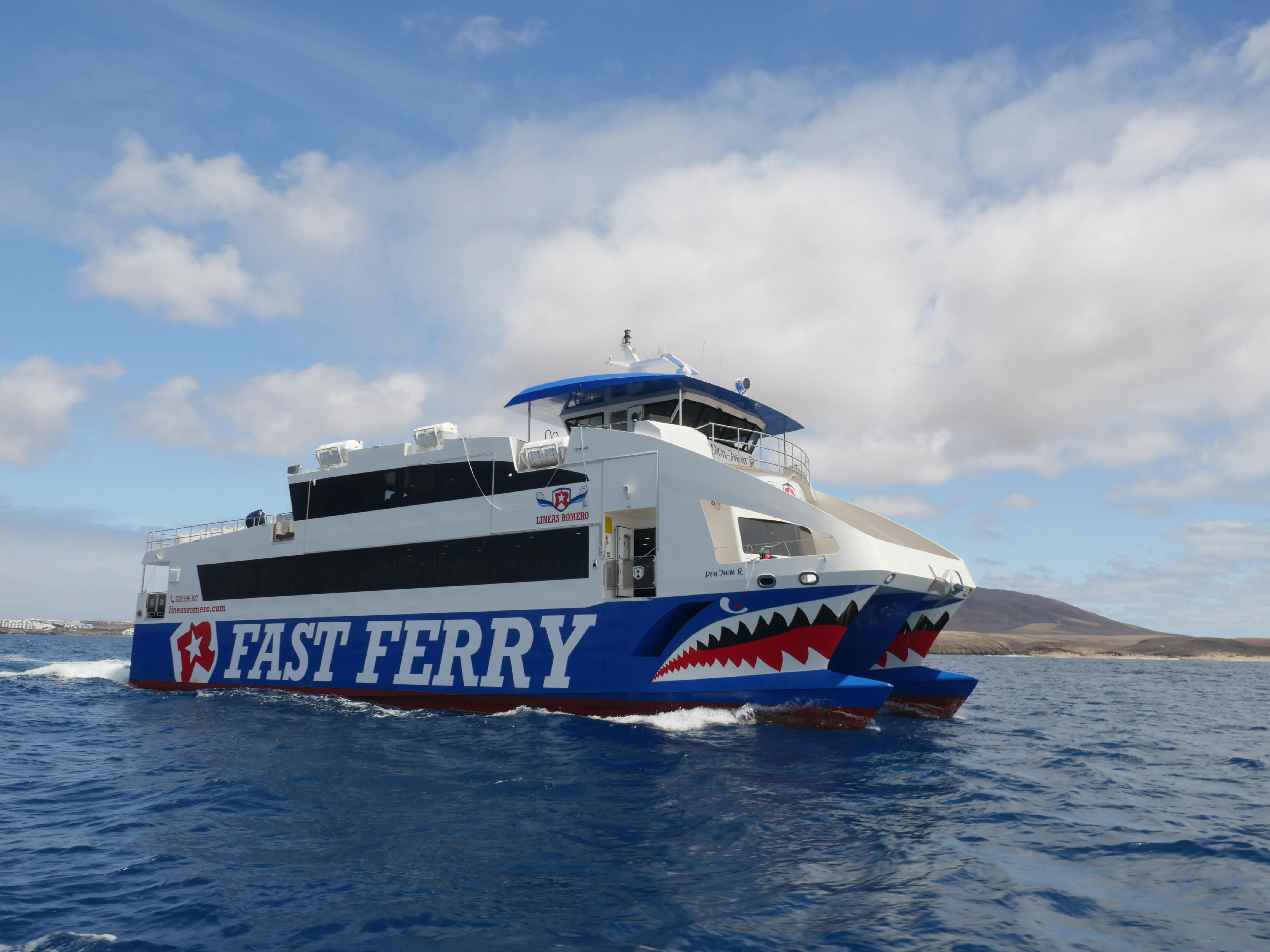 Lanzarote express ferry with transfer