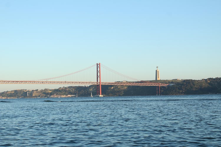Lisbon 1-hour cultural boat tour