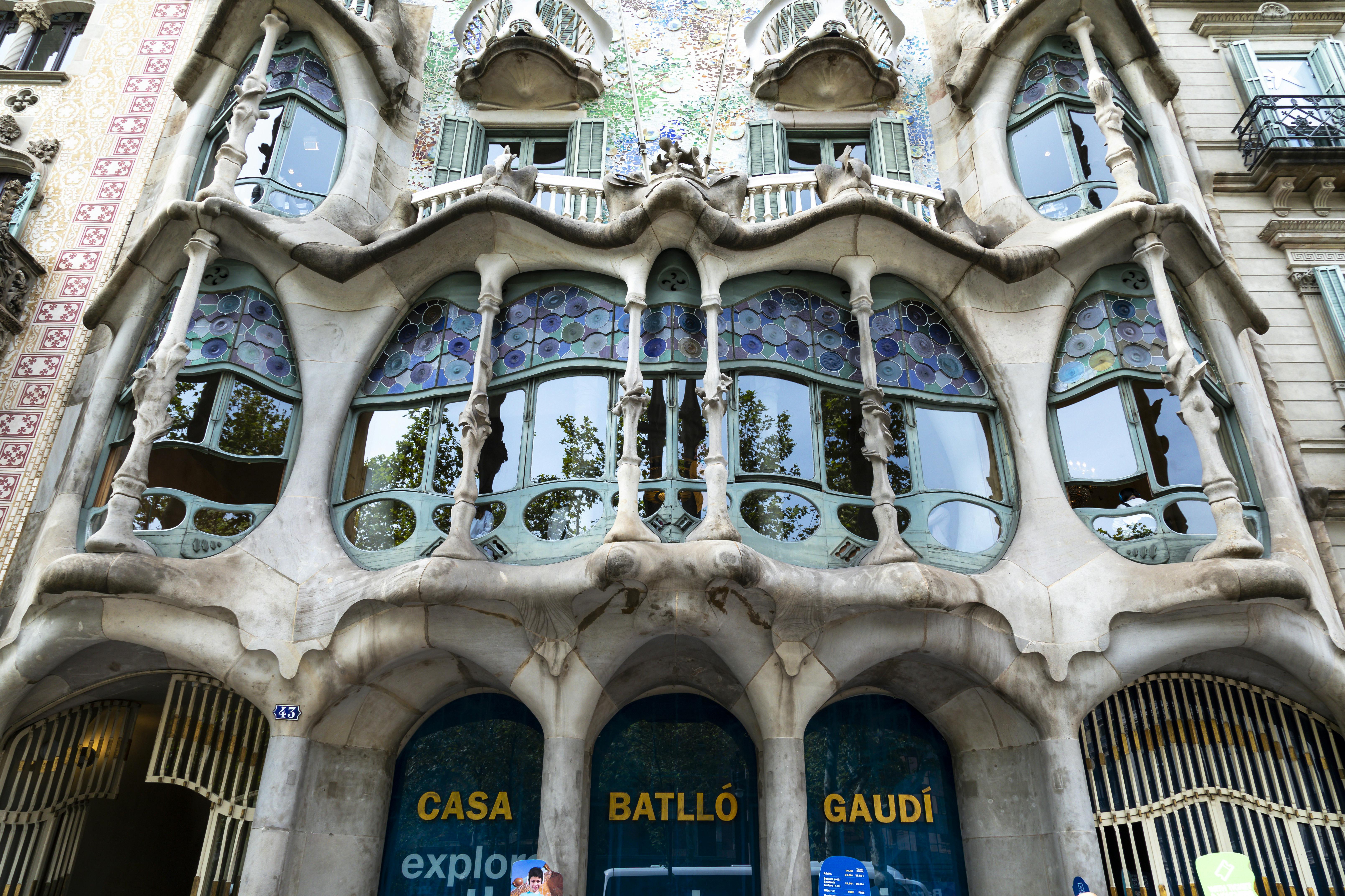 Barcelona Door to Door