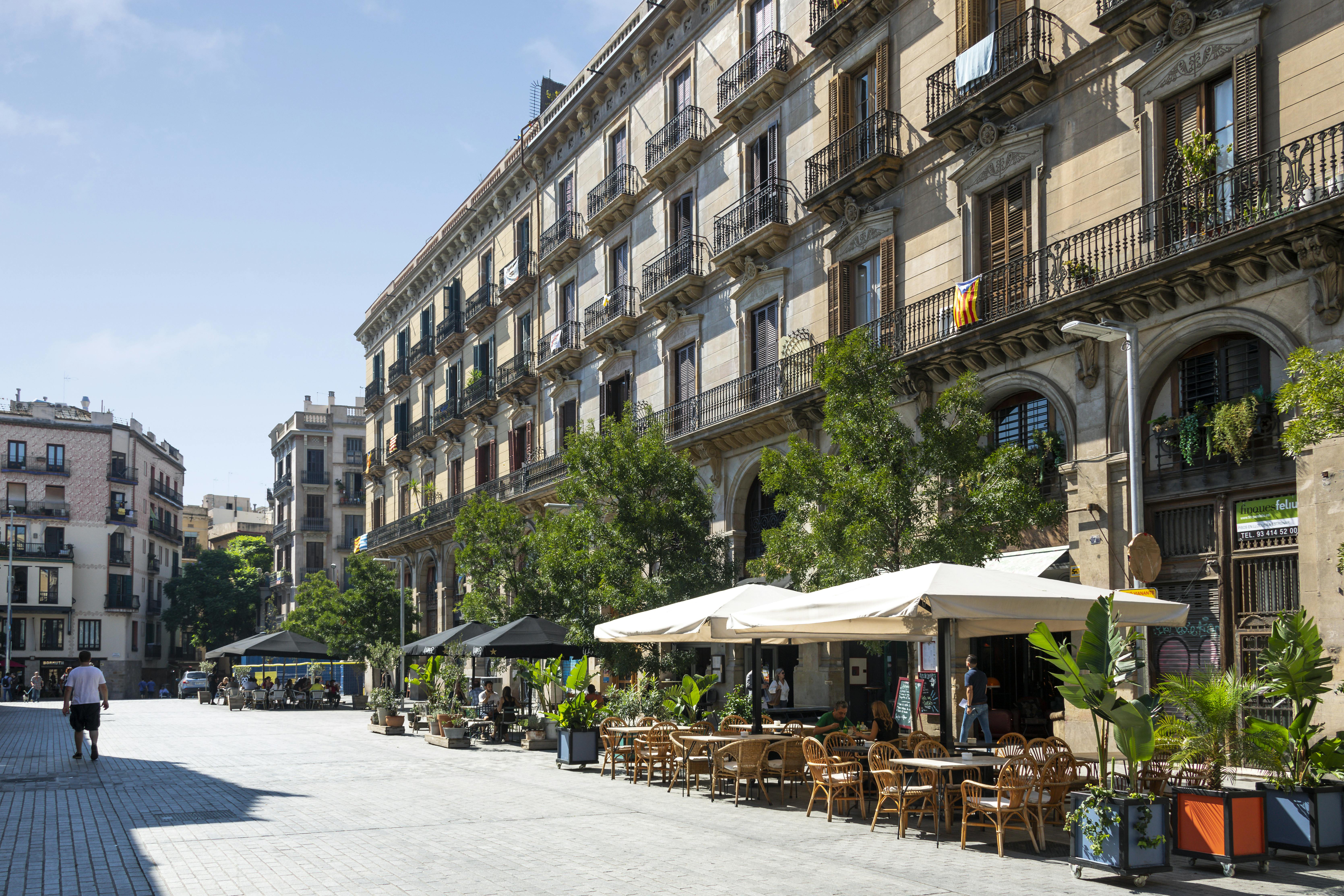 Barcelona Door to Door