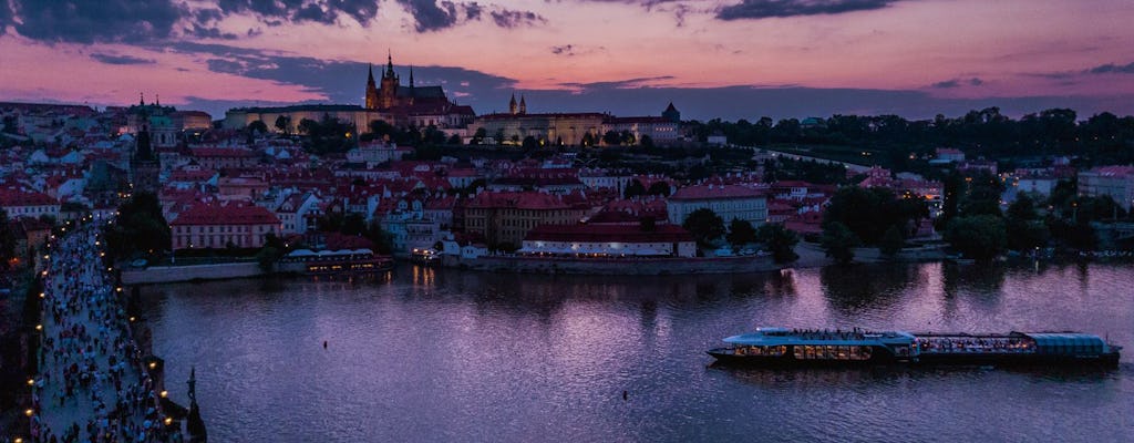 3-stündige Kristall Schiffsfahrt in Prag mit Abendessen