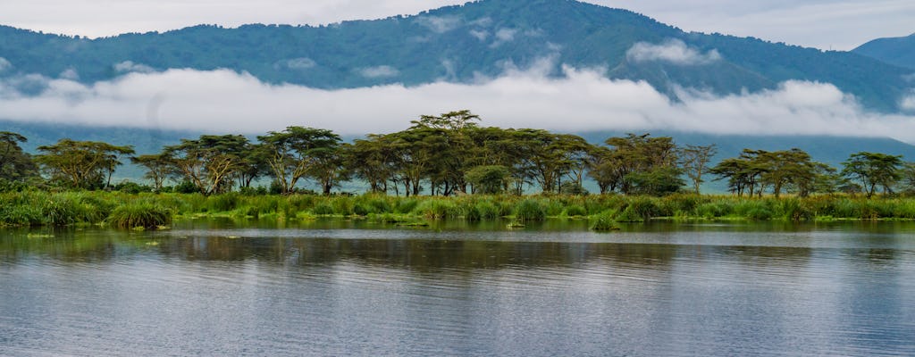 Canoeing experience at Lake Duluti from Arusha
