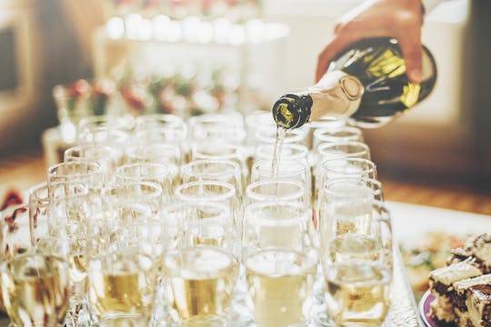 Tour della città di Como con degustazione di champagne