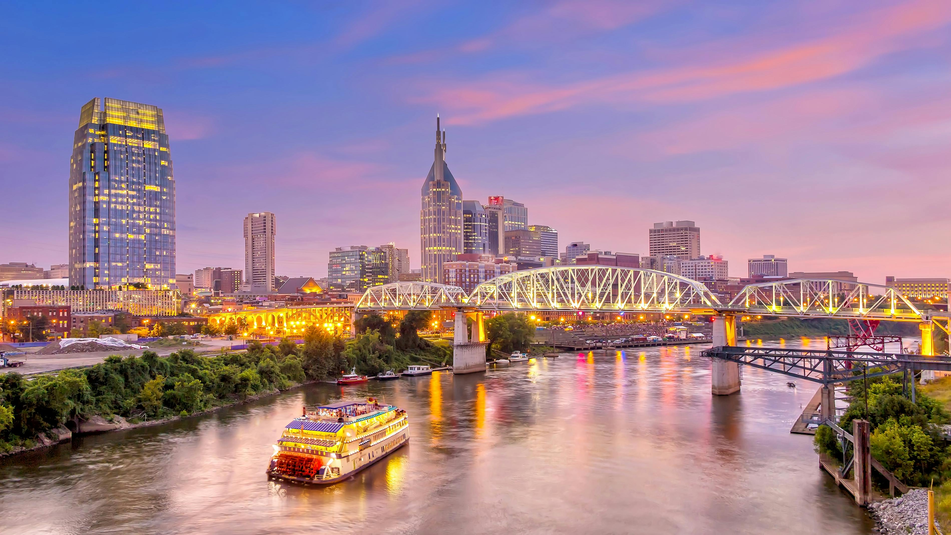 riverboat cruise in nashville