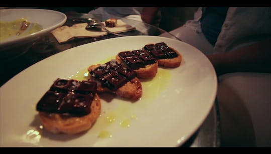 Tour pelos bairros góticos de Barcelona com tapas e vinho