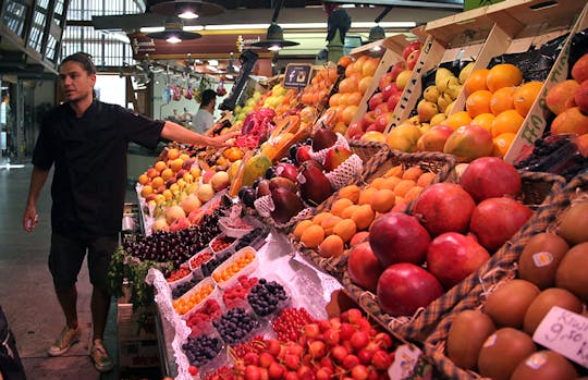 Barcelona markets food tour with a professional chef