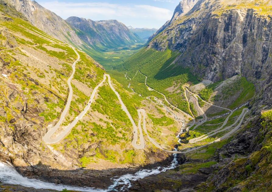 Cruise ship shore excursion from Ålesund to Trollstigen for 15 persons