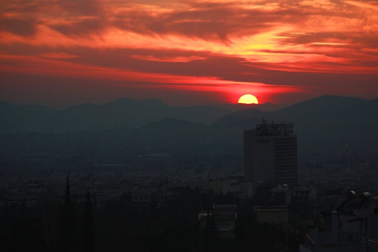 The essential Greek dinner with an Acropolis view