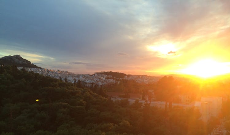 The essential Greek dinner with an Acropolis view