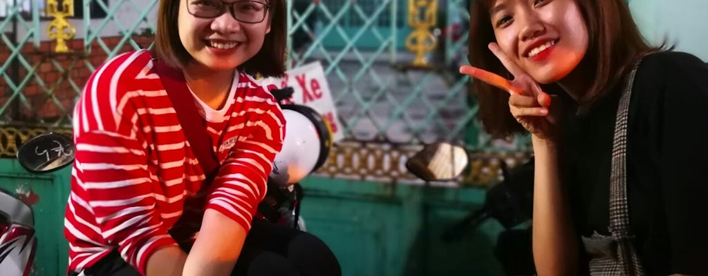 Promenade gastronomique de l'île secrète de nuit à Ho Chi Minh