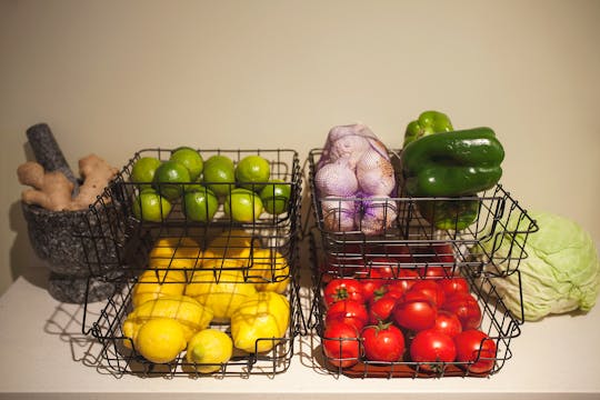 Um sabor do autêntico jantar tailandês tailandês em Madri