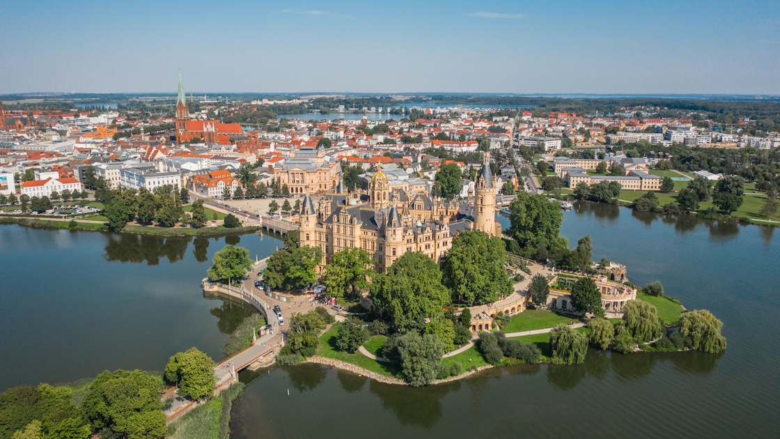 Hop-on hop-off in Schwerin Hop-on hop-off in Schwerin