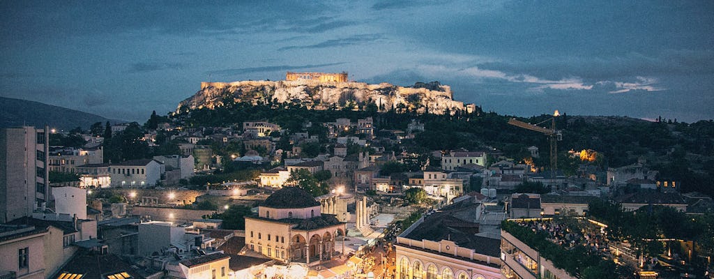 Pruebe el paseo gastronómico nocturno de Atenas y la cena con un anfitrión local