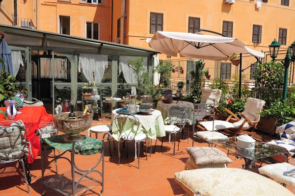 Cena romana refinada en una terraza única en Piazza di Spagna