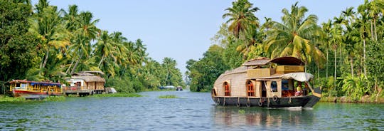 Un appuntamento con gli affascinanti stagni del Kerala