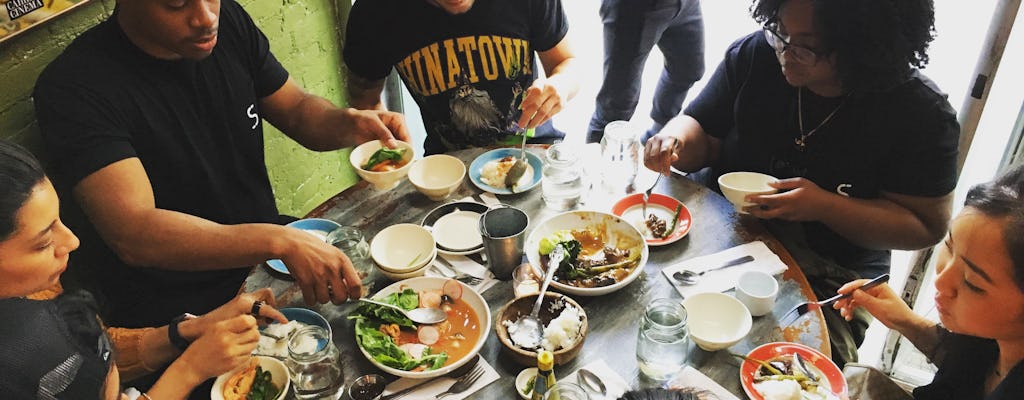 Tour gastronomico filippino e pranzo nell'East Village