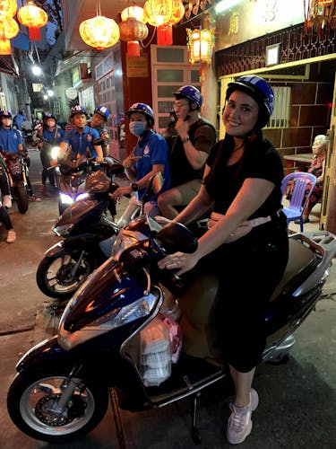 Saigon food tour by night