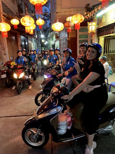 Saigon food tour by night