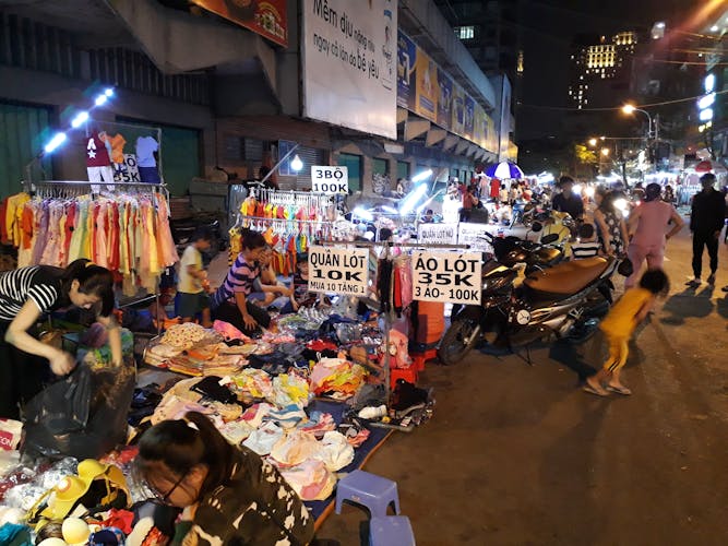 Walking market food tour by night in Ho Chi Minh city