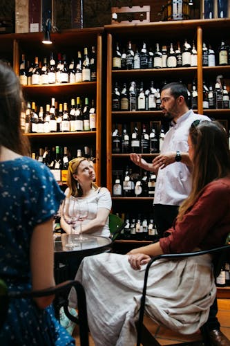Wine and food pairing tour in Porto